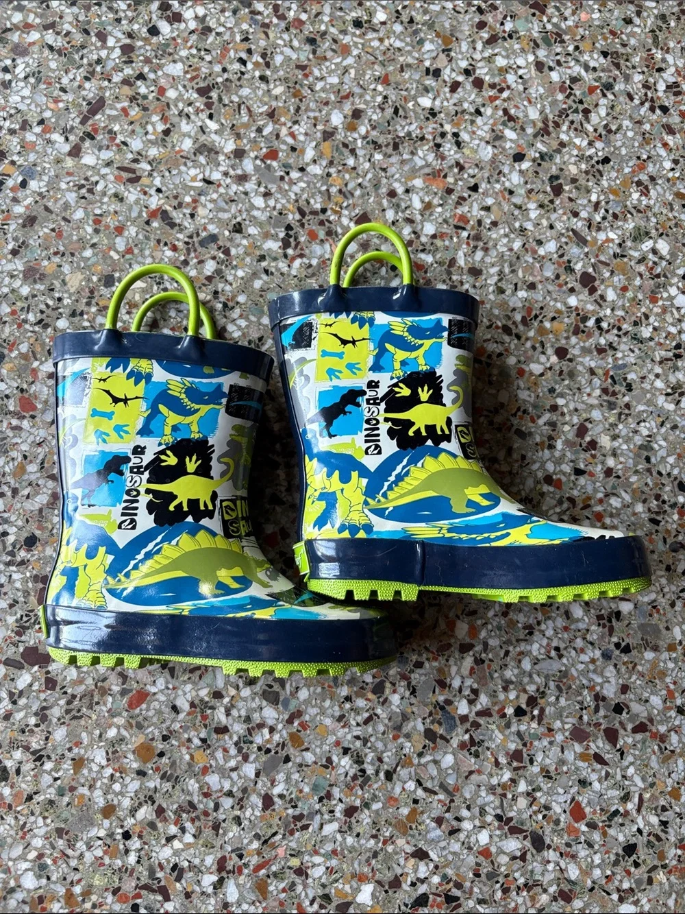 New-Kids size 10 toddler Dino Rain Boots in Lime Green and Blue